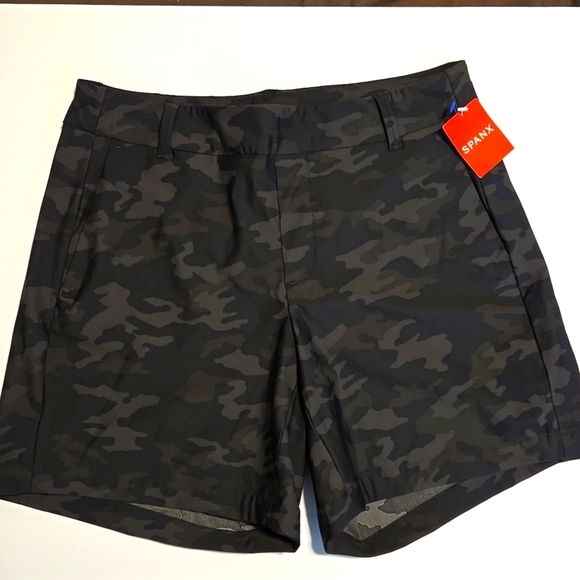 Spanx sunshine shorts 6 inch in black camo Casual Summer Shorts - Picture 1 of 8